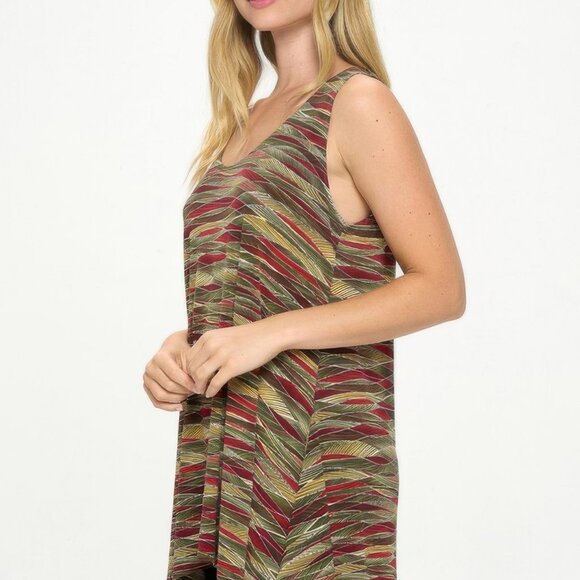 Hit Shark Bite Hem Tank - Picture 6 of 6